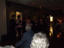 Senioritanssijoiden kynttilätanssi