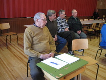 Päätuomari Leo pöytänsä takana