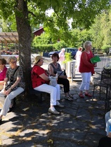 Lepohetkiä varjossa, olihan lämmintä melkein kolmekymmentä.