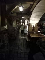 Viimeisen illan ruokapaikkamme Lido, paikkana jo nähtävyys.